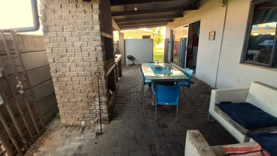 4 Bedroom Property for Sale in Britannia Bay Western Cape